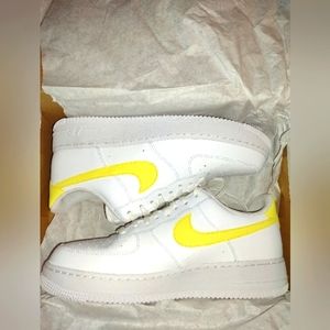 Women's Air Force 1 '07 ⭐New w/Box⭐ - Size 11 - White/Lt Zitron/Bright Melon
